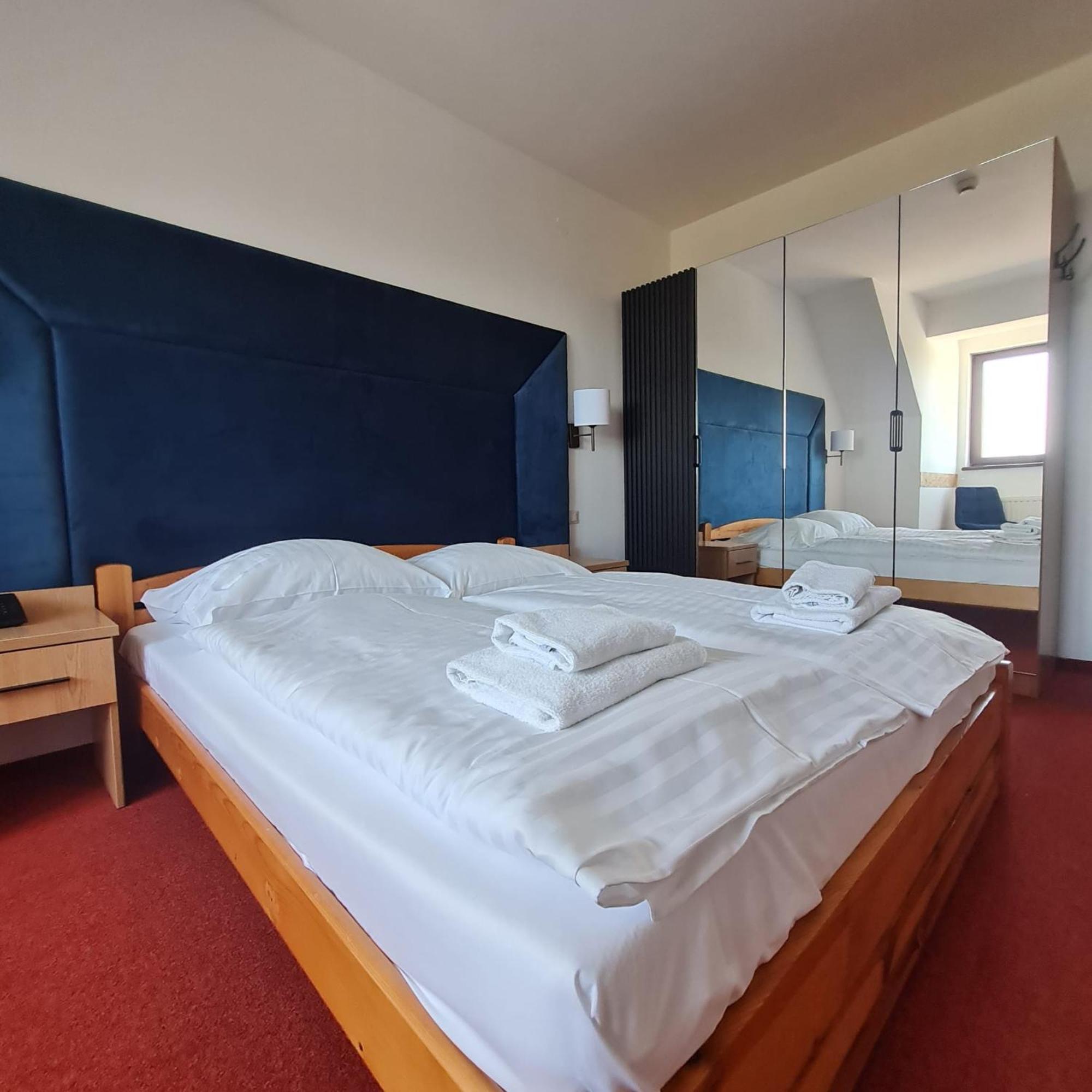 Ski Hotel Piwniczna-Zdroj ภายนอก รูปภาพ