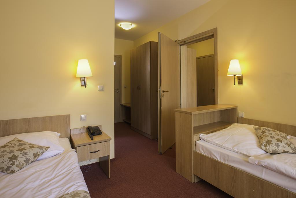 Ski Hotel Piwniczna-Zdroj ภายนอก รูปภาพ